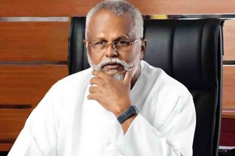 சிறைச்சாலை வைத்தியசாலையிலுள்ள டக்ளஸ் தேவானந்தாவுக்கு எவ்வித விசேட வசதிகளும் இல்லை!