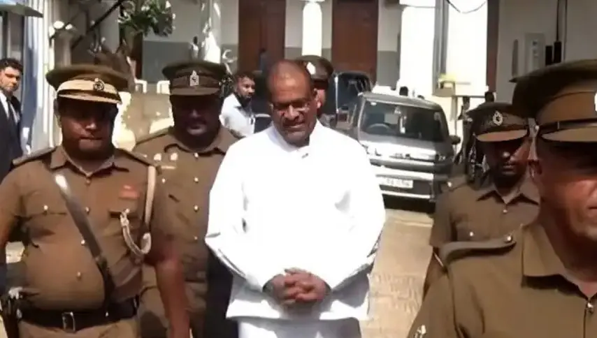 ஞானசார தேரர் பொதுமகன் உடையில் நீதிமன்றில்: சமூக வலைத்தளங்களில் கொந்தளிப்பு!
