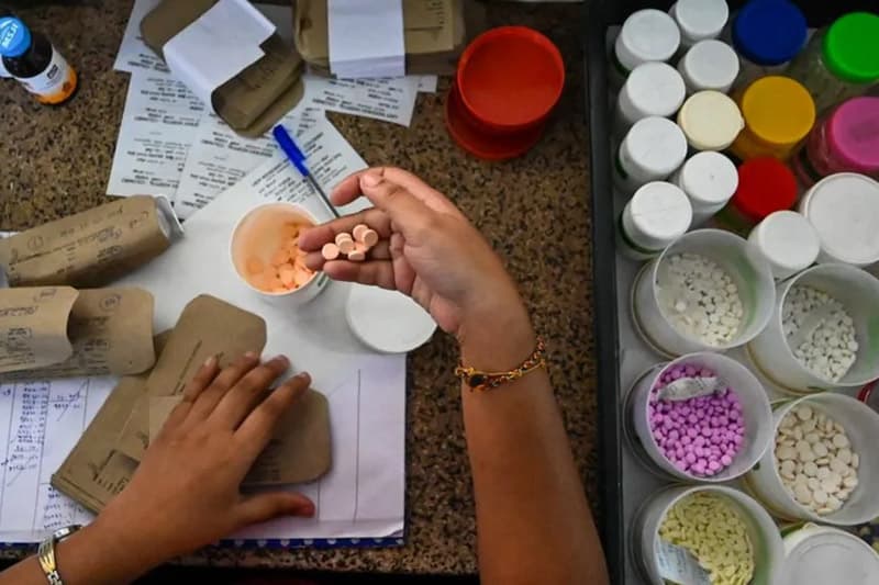 இலங்கையின் மருந்து மாஃபியாவை நடத்துவதும் இவர்கள்தானா?