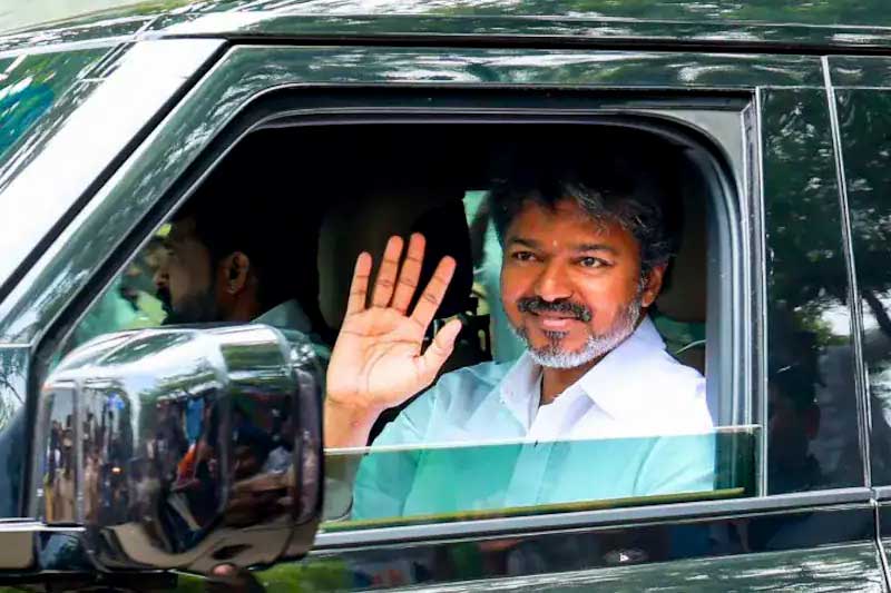 நாளை காலை 11 மணிக்கு தமிழ்நாட்டின் முதலமைச்சராகப் பதவியேற்கிறார் விஜய்!